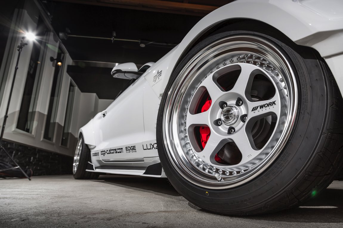 EDGE CUSTOMS Ford Mustang R